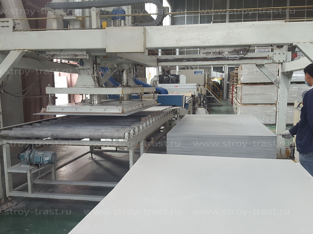 Запущен в работу участок по шлифовке стекломагниевого листа на новом производстве в КНР